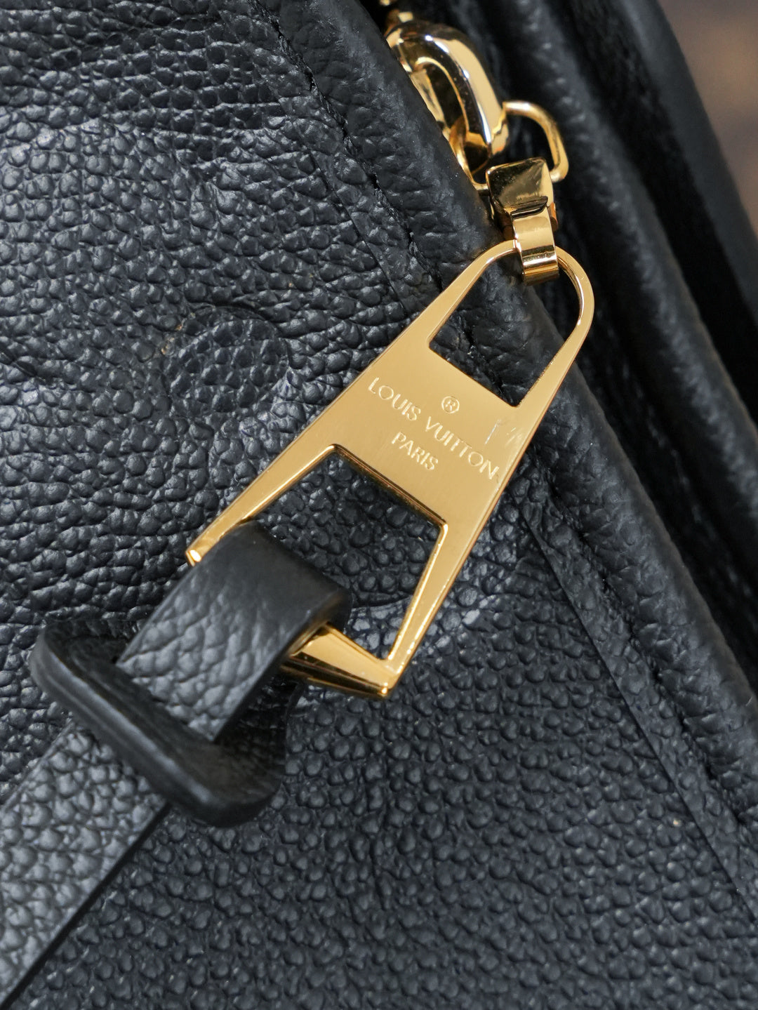 Everyday Shoulder Bag PM - Black