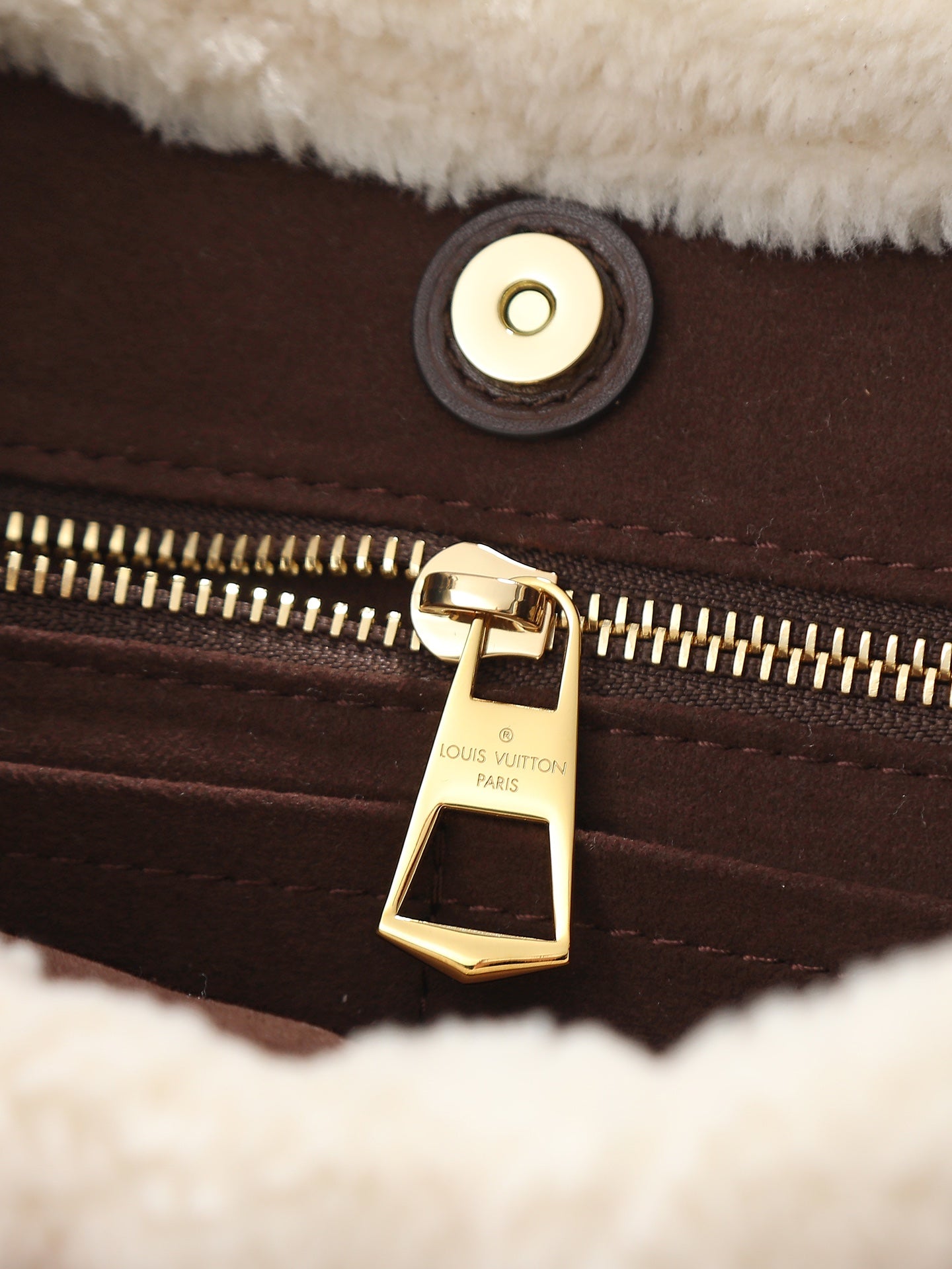Everyday Shoulder Bag PM - Chocolate Brown