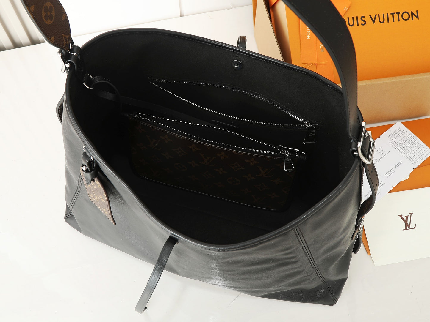 Everyday Shoulder Bag Vibe MM - Black