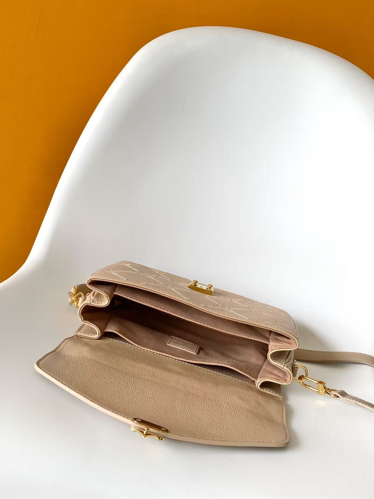 Compact Crossbody Satchel M29497