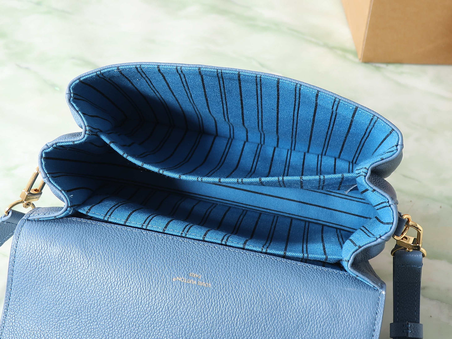Compact Crossbody Satchel M27357