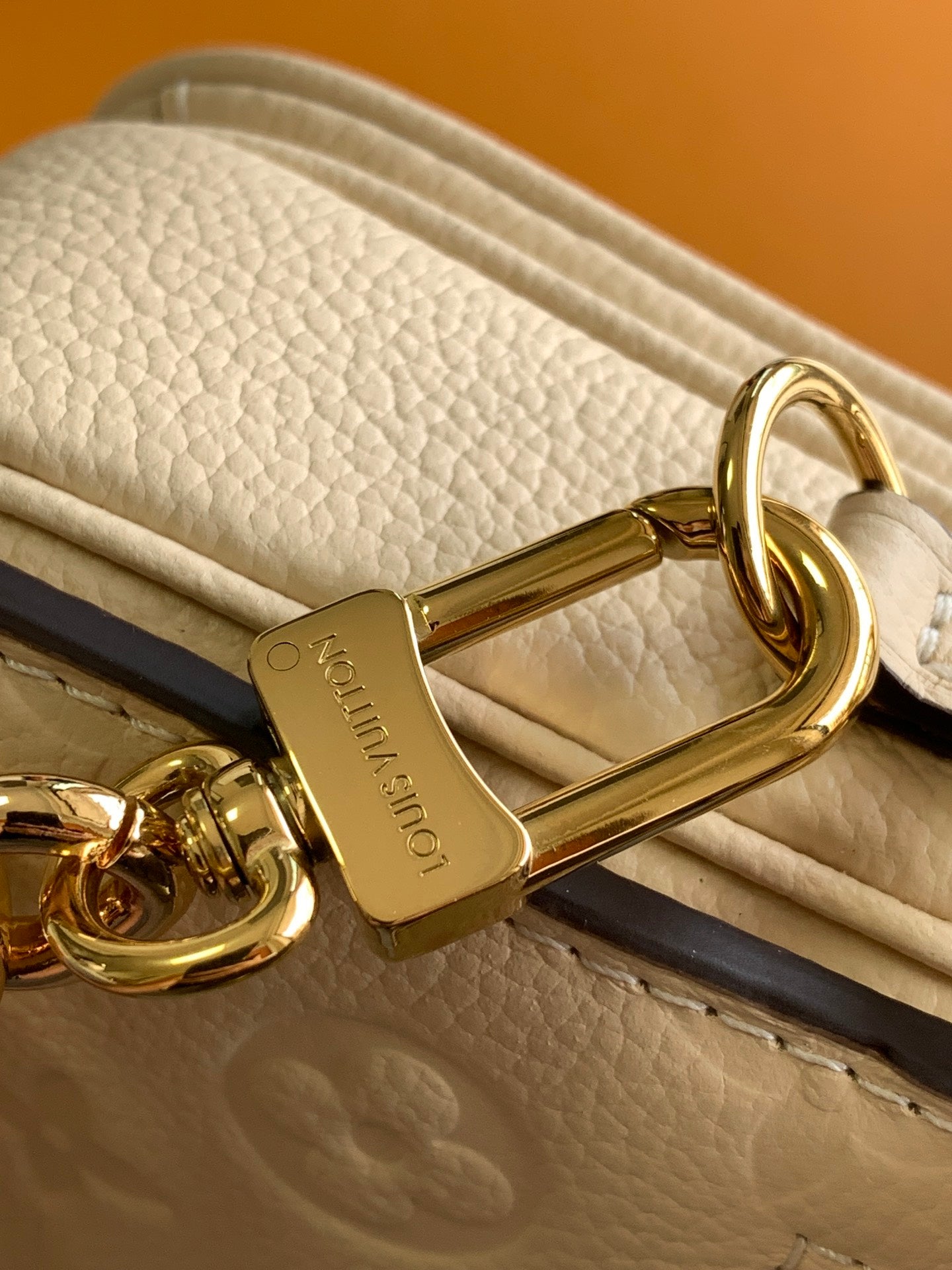 Compact Crossbody Satchel East West M22942