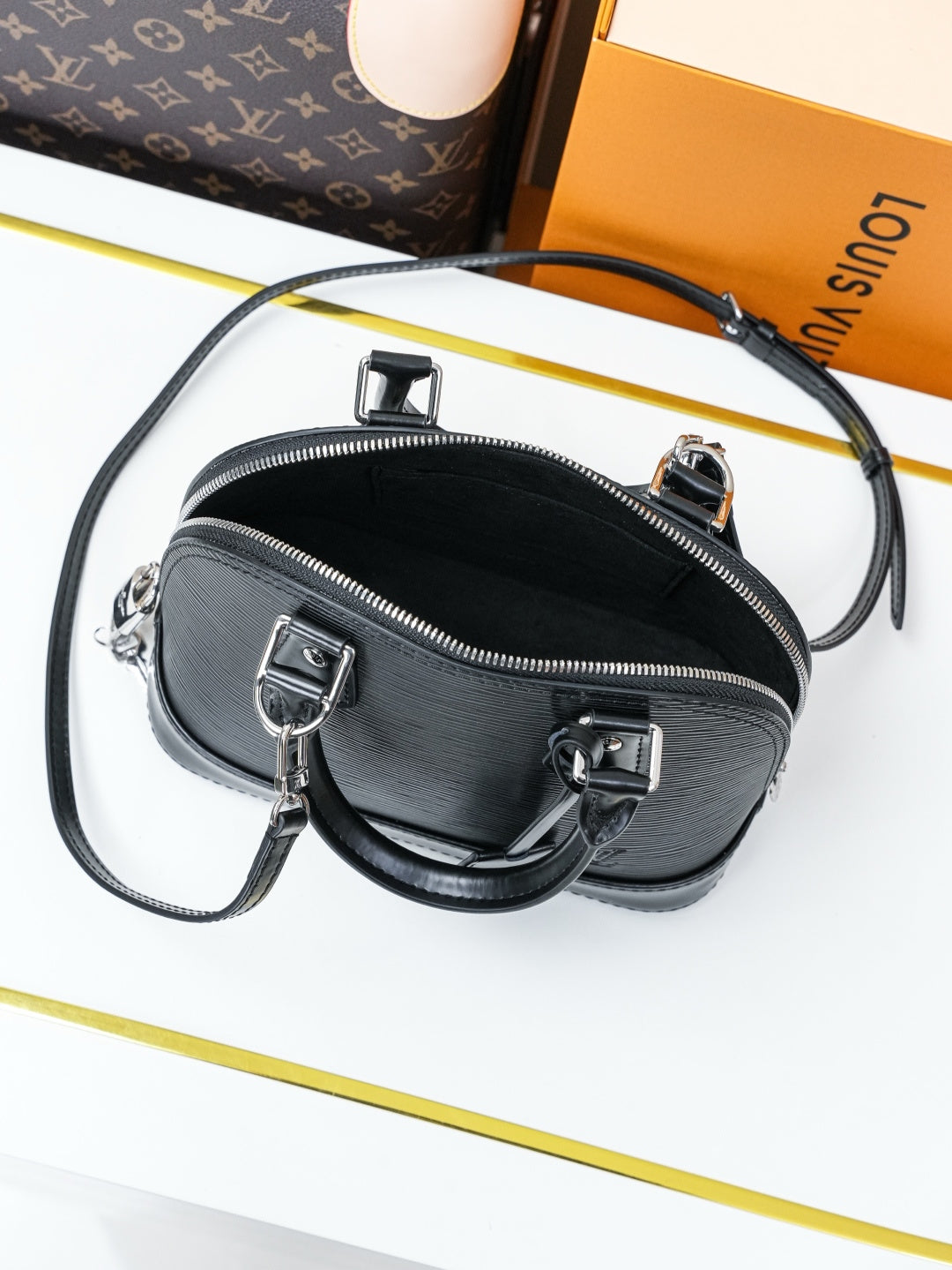 Dome Bag BB M24645