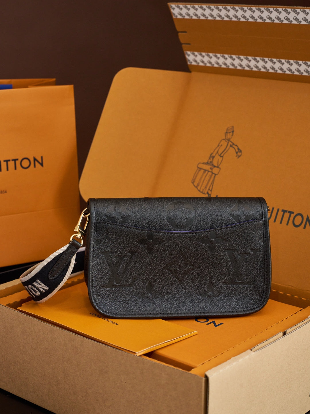 Classic Flap Shoulder Bag M13229