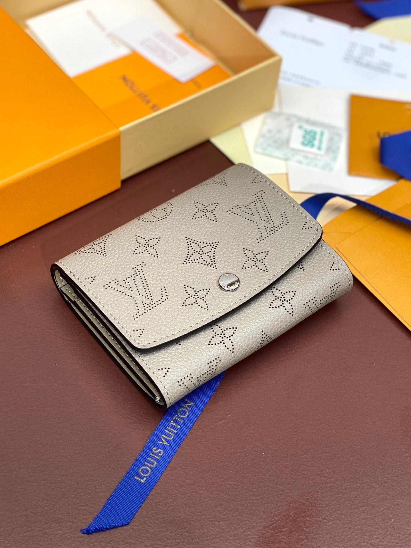 Compact Leather Wallet - M62542