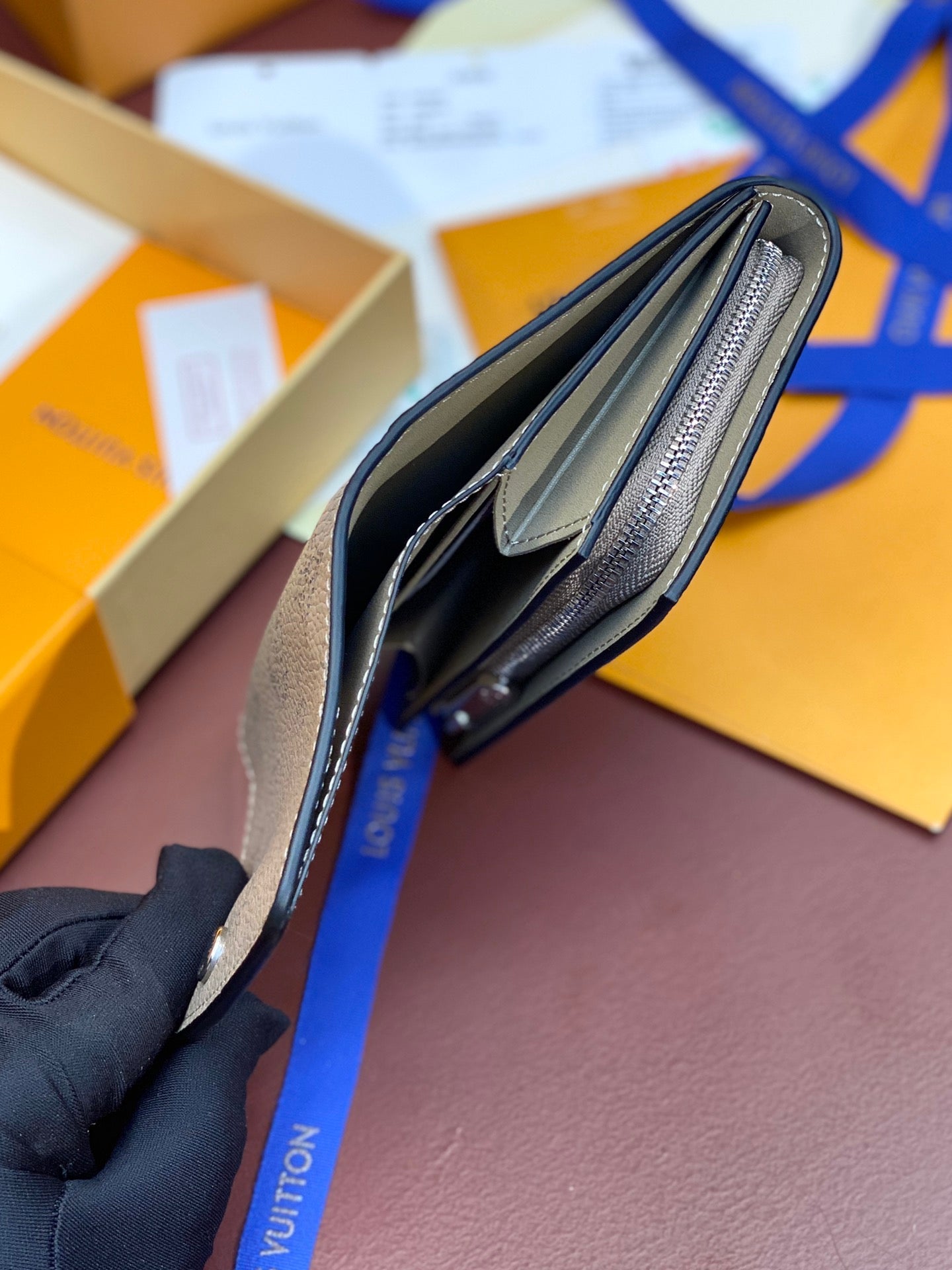Compact Leather Wallet - M62542