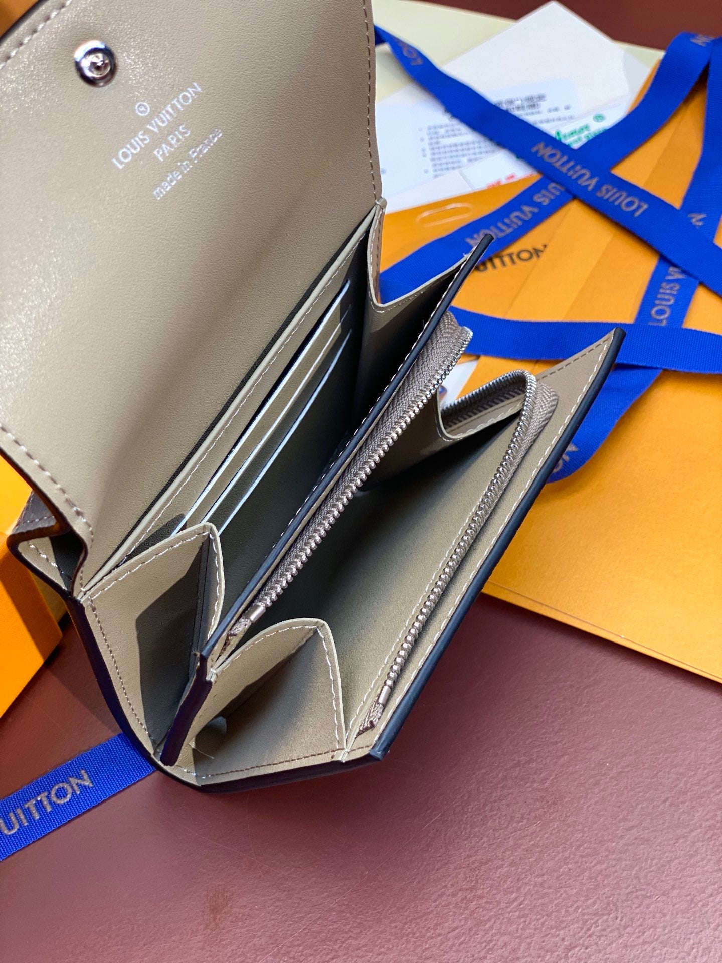 Compact Leather Wallet - M62542