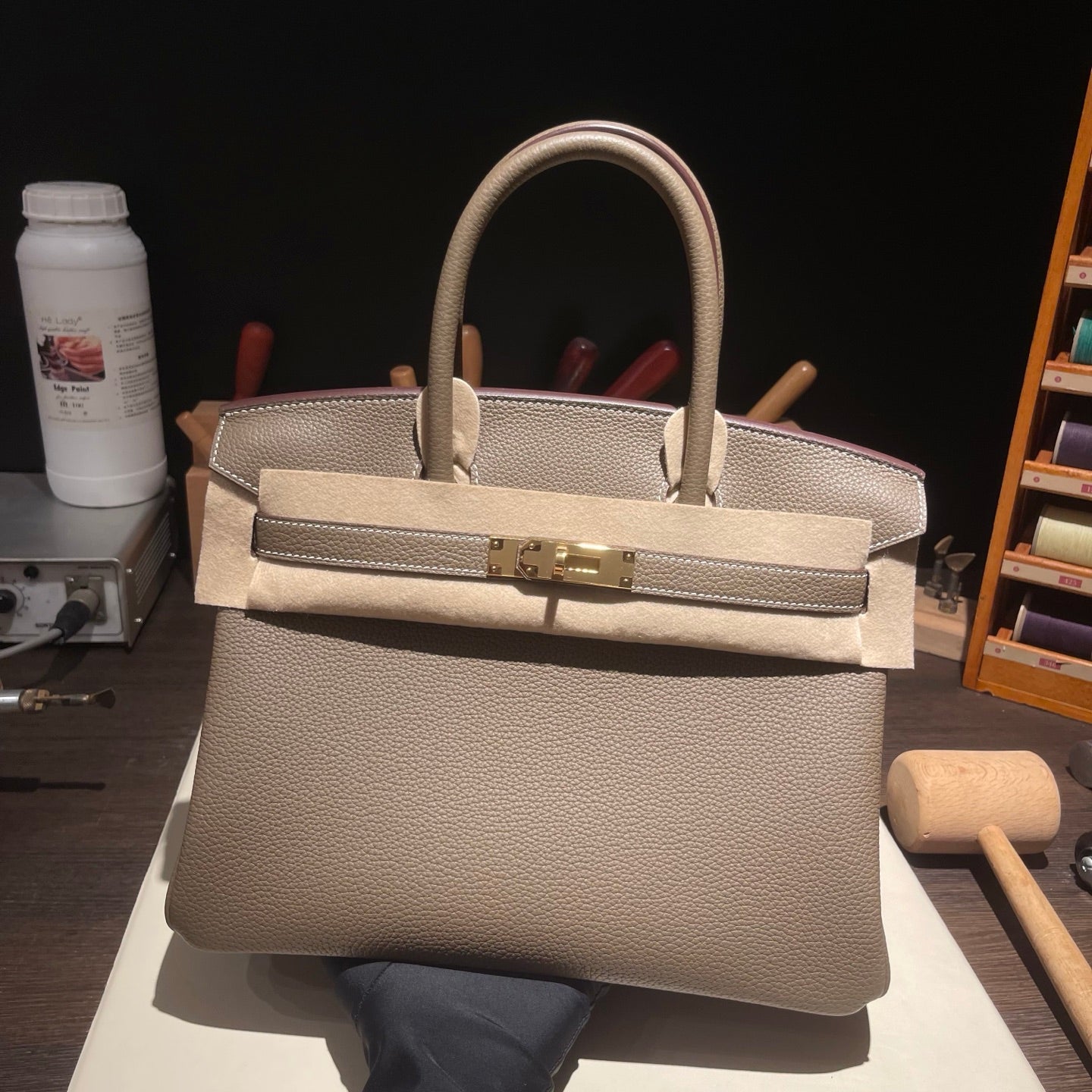 Handmade etoupe Togo leather top handle bag 30cm detail view 2