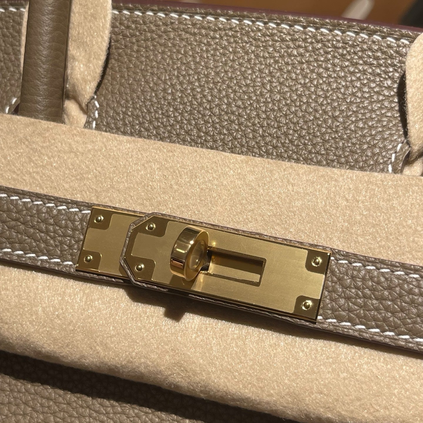 Handmade etoupe Togo leather top handle bag 30cm detail view 4
