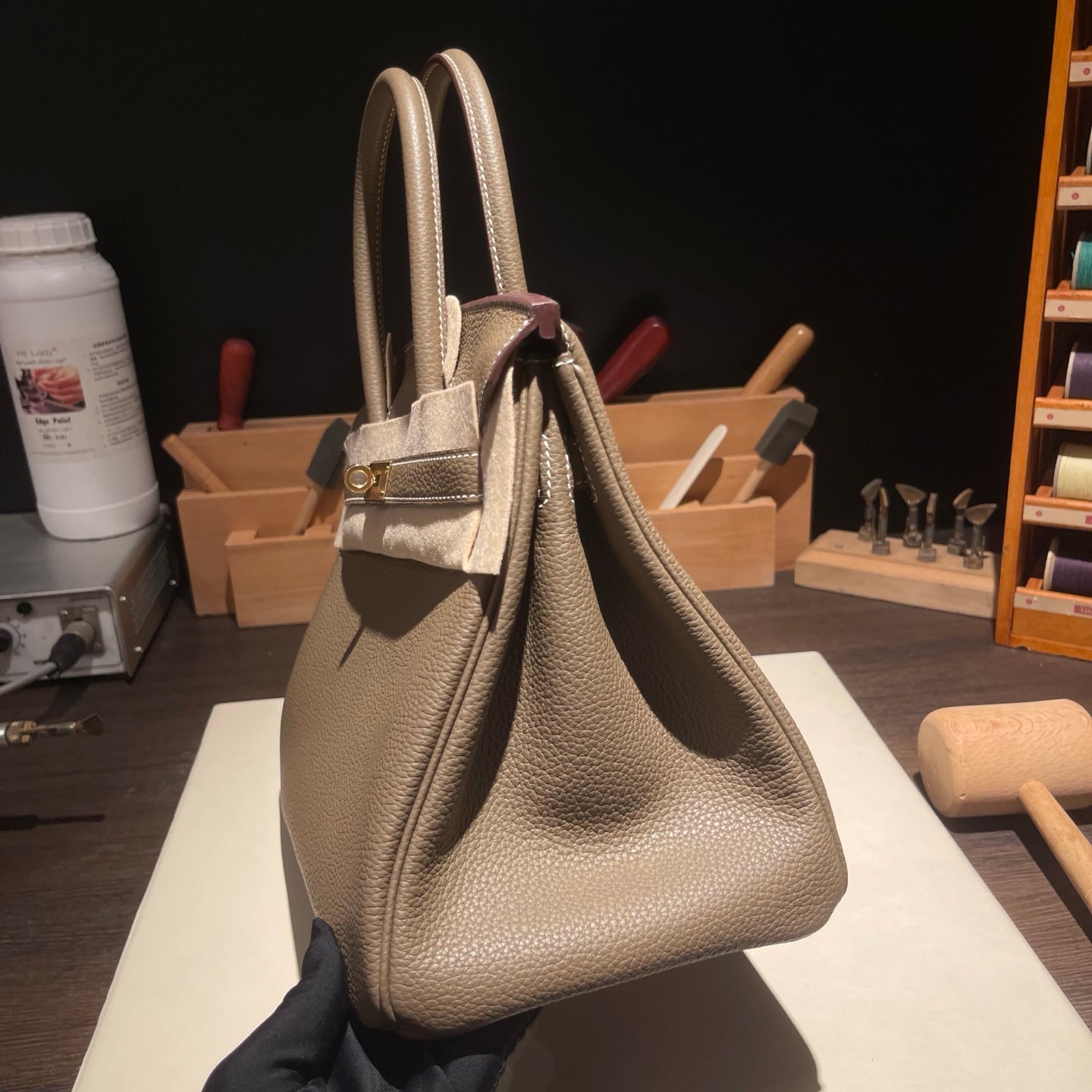 Handmade etoupe Togo leather top handle bag 30cm detail view 5