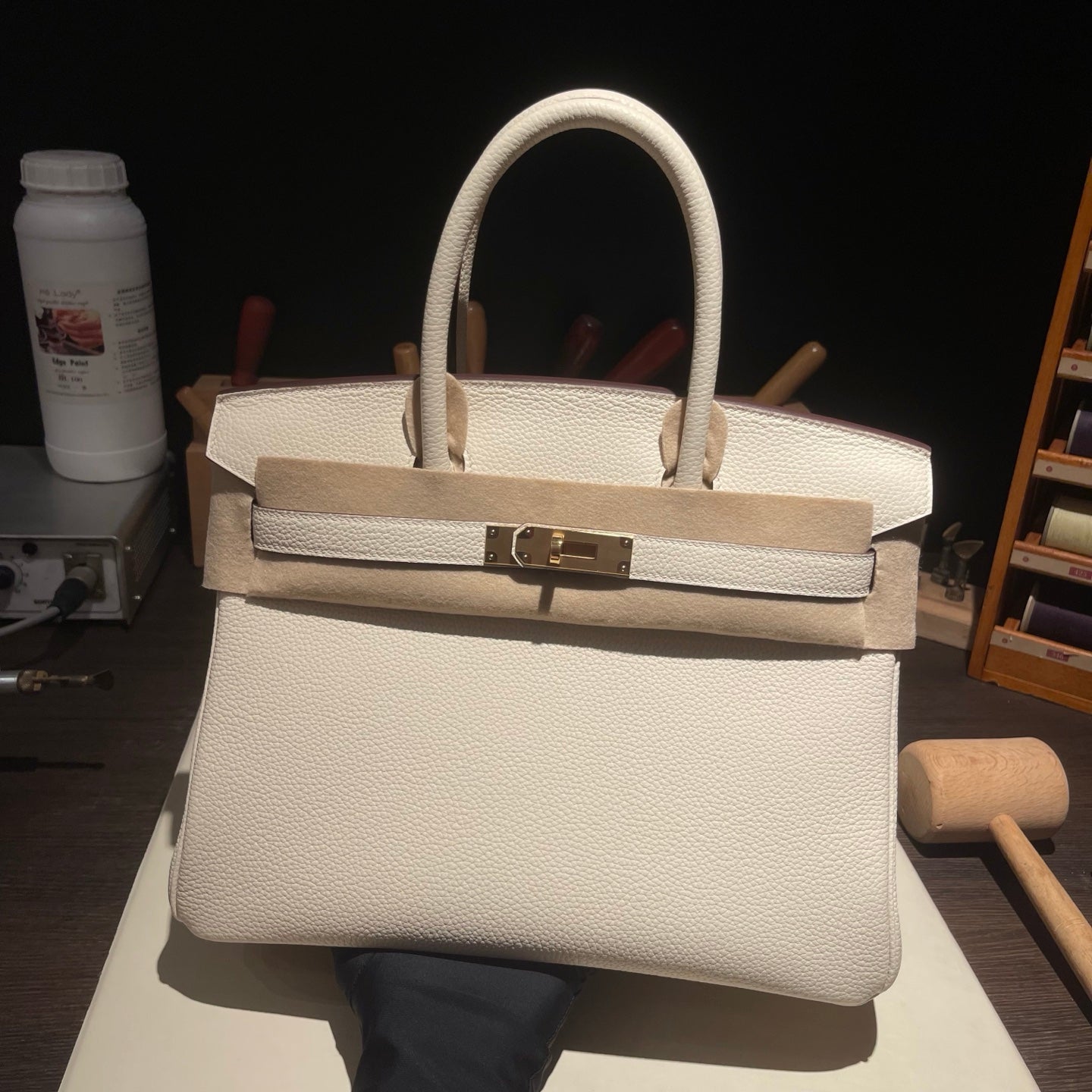 Handmade Cream White Togo leather top handle bag with gold hardware 30cm detail view 3