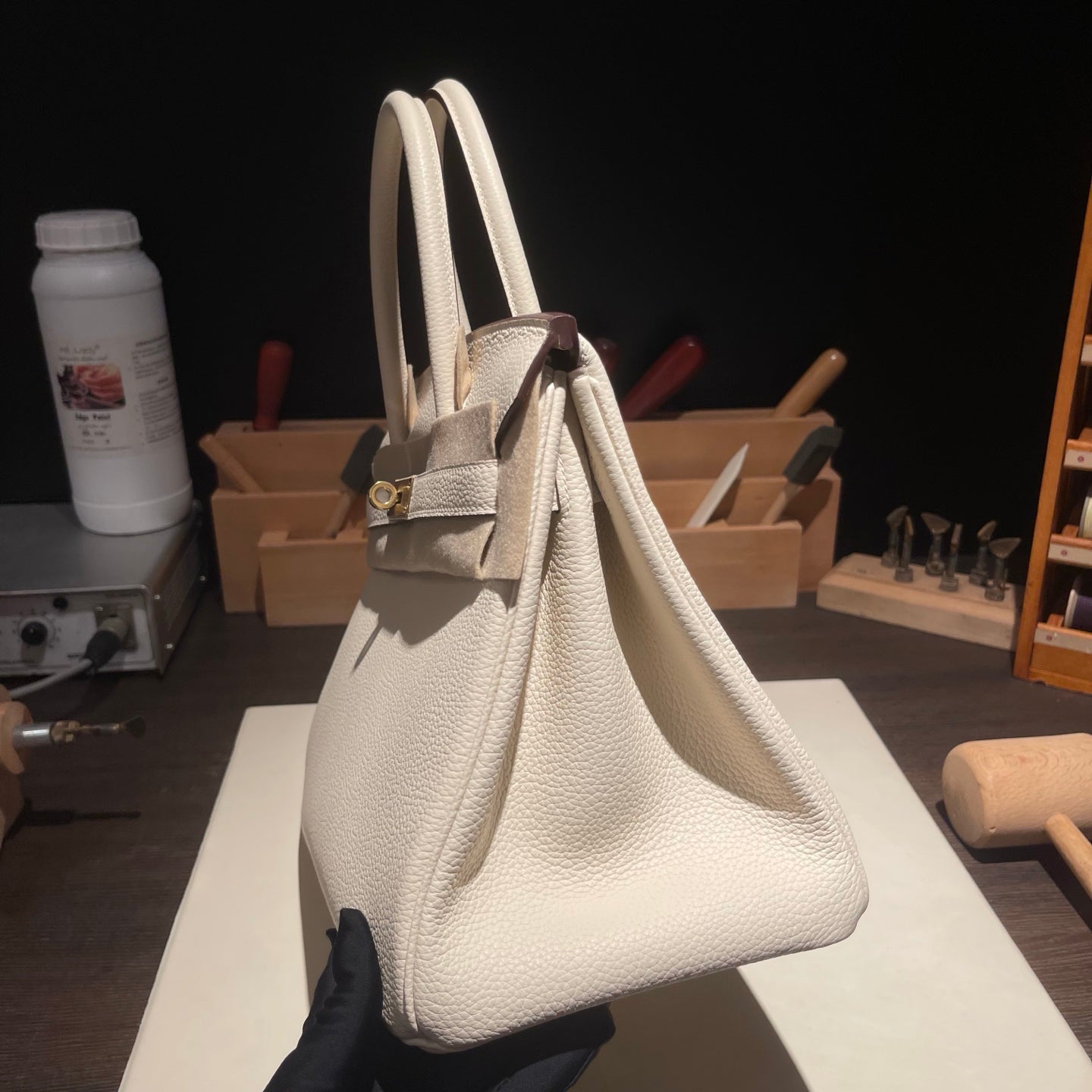 Handmade Cream White Togo leather top handle bag with gold hardware 30cm detail view 6