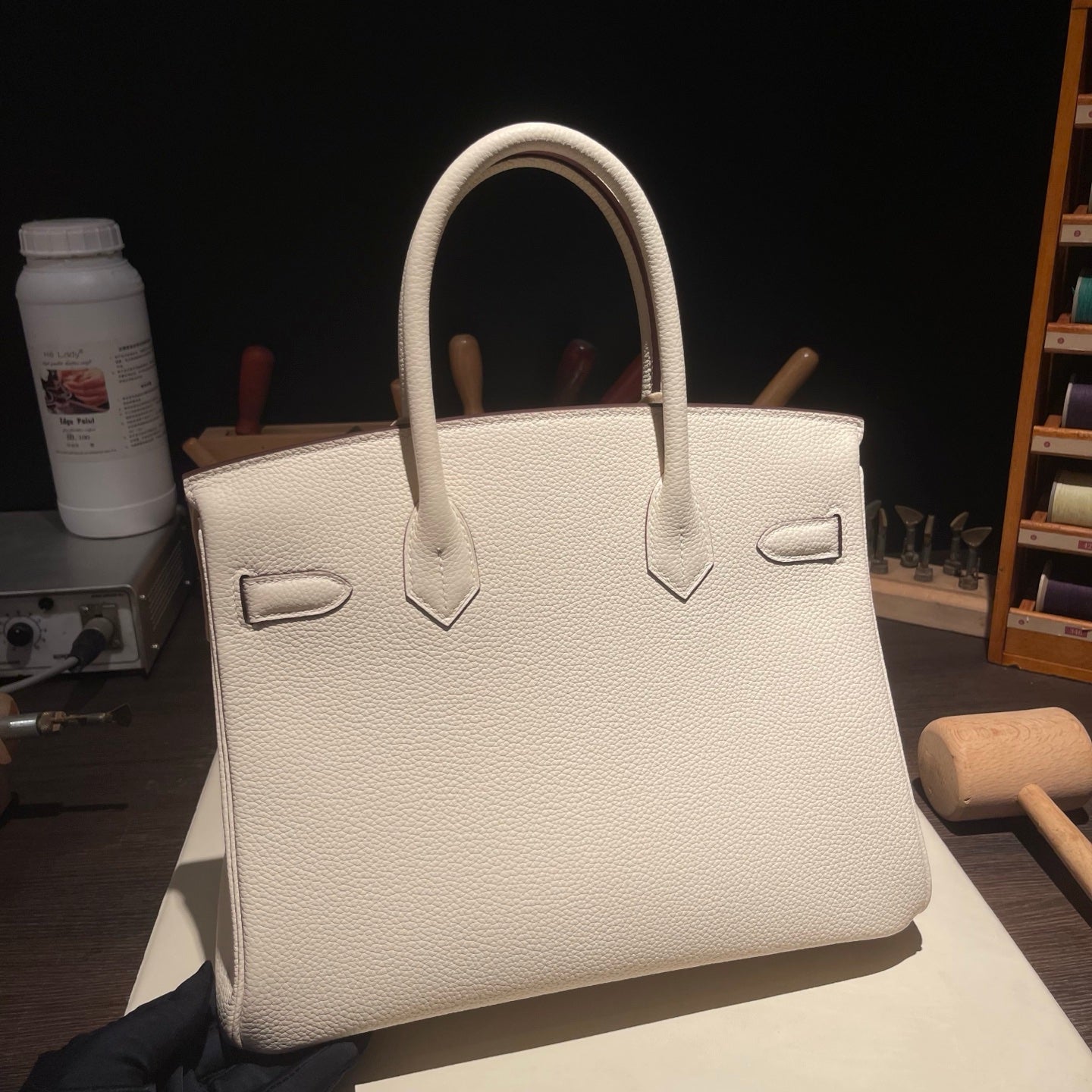 Handmade Cream White Togo leather top handle bag with gold hardware 30cm detail view 7