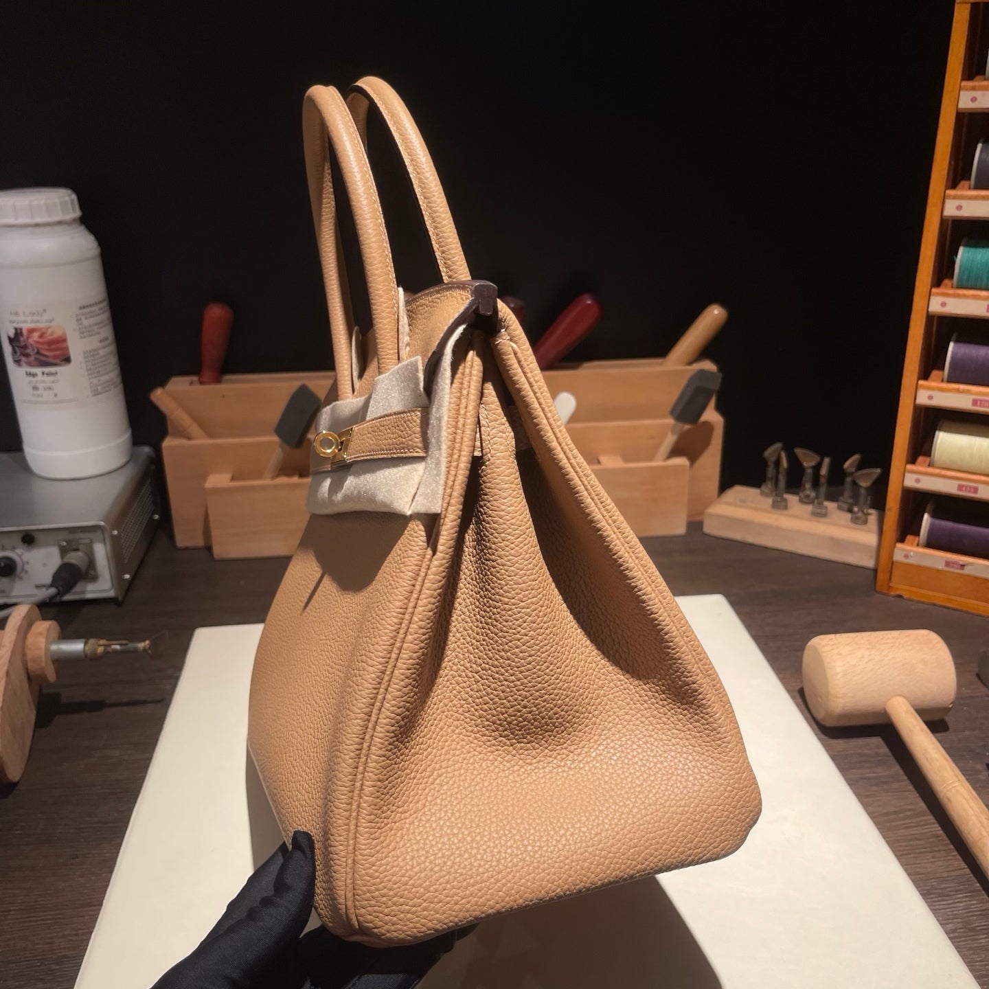 Handmade Milk Tea Togo leather top handle bag with gold hardware 30cm detail view 5