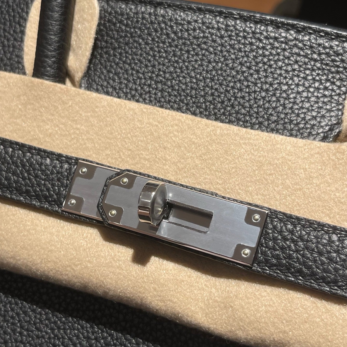 Black Togo leather handbag 30cm side detail