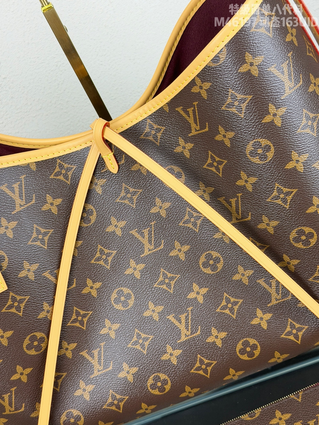 Everyday Shoulder Bag MM