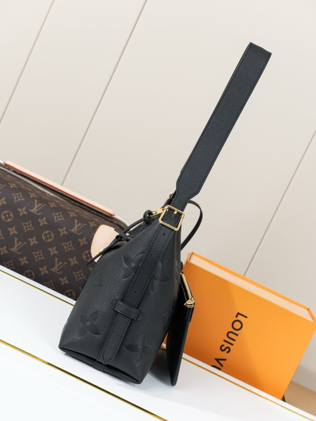 Everyday Shoulder Bag PM - Black