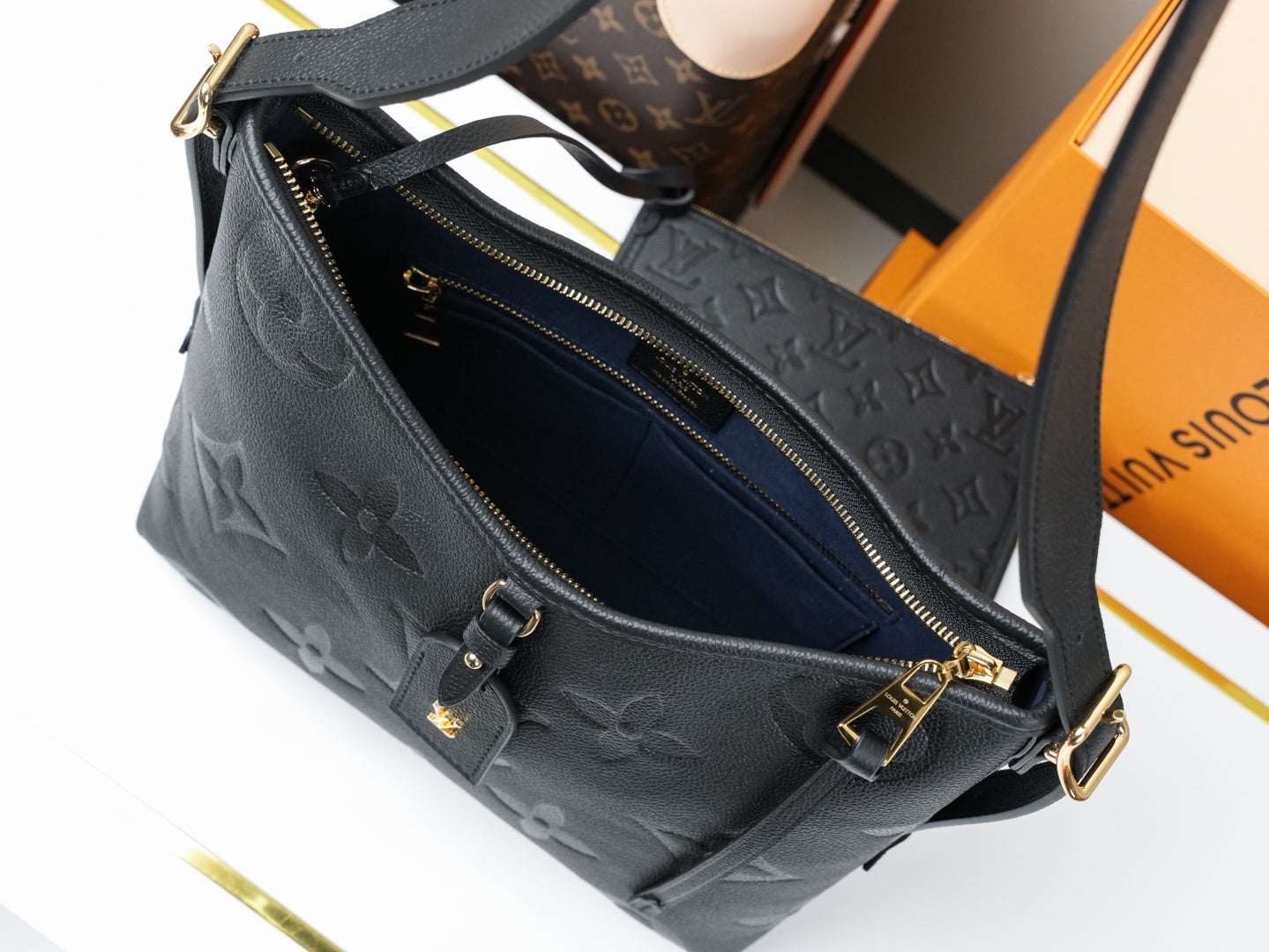 Everyday Shoulder Bag PM - Black