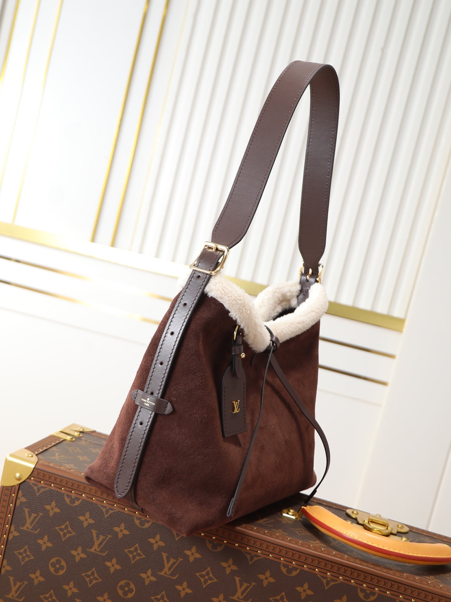Everyday Shoulder Bag PM - Chocolate Brown