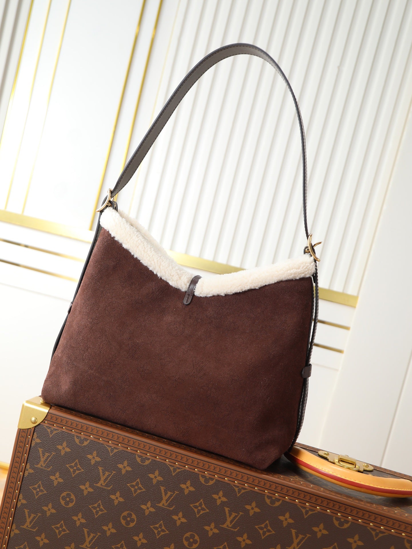 Everyday Shoulder Bag PM - Chocolate Brown
