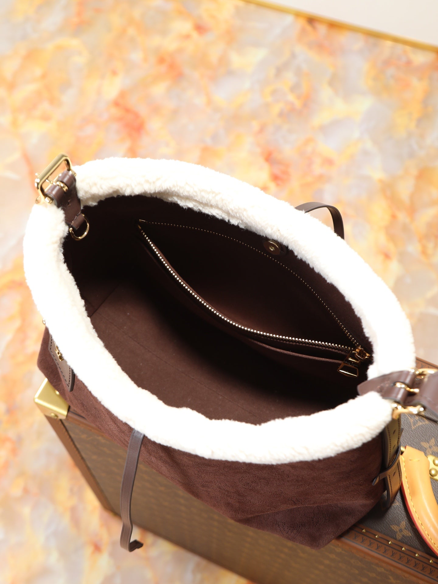 Everyday Shoulder Bag PM - Chocolate Brown