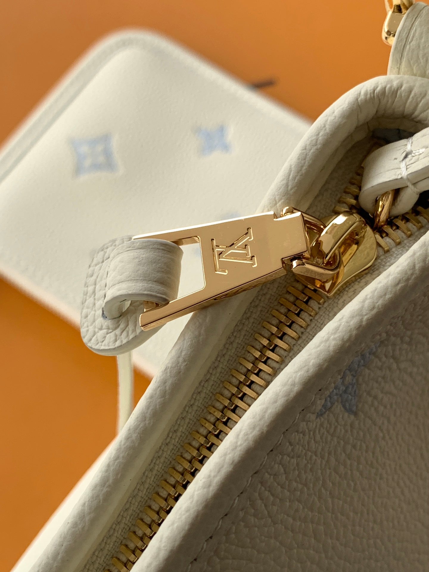 Everyday Shoulder Bag PM - Milky