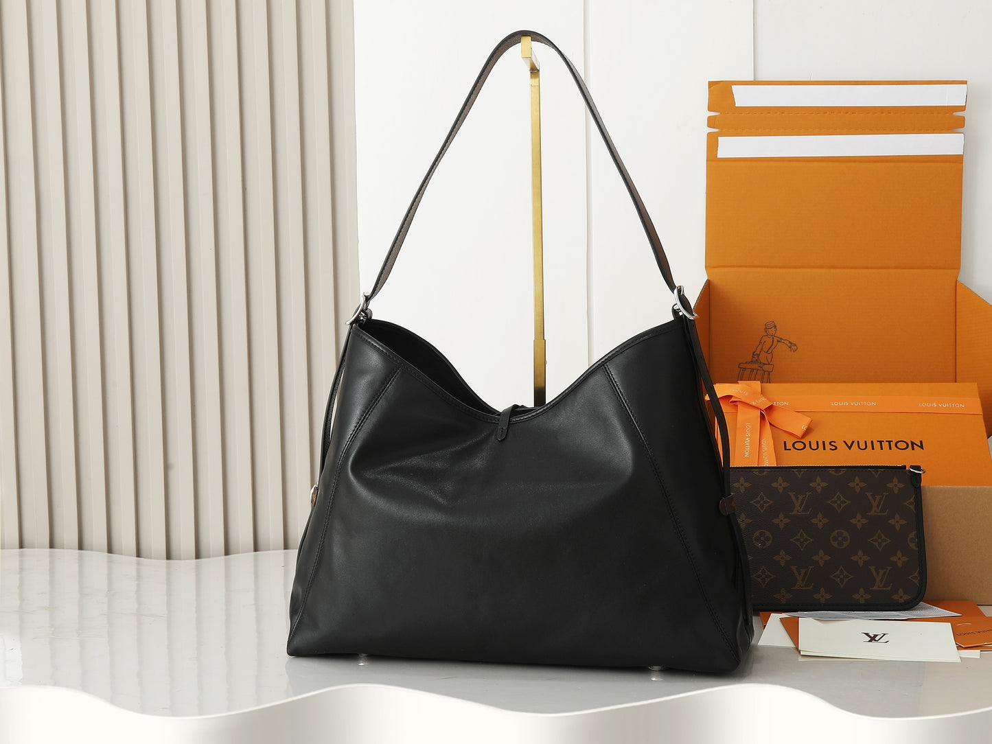 Everyday Shoulder Bag Vibe MM - Black