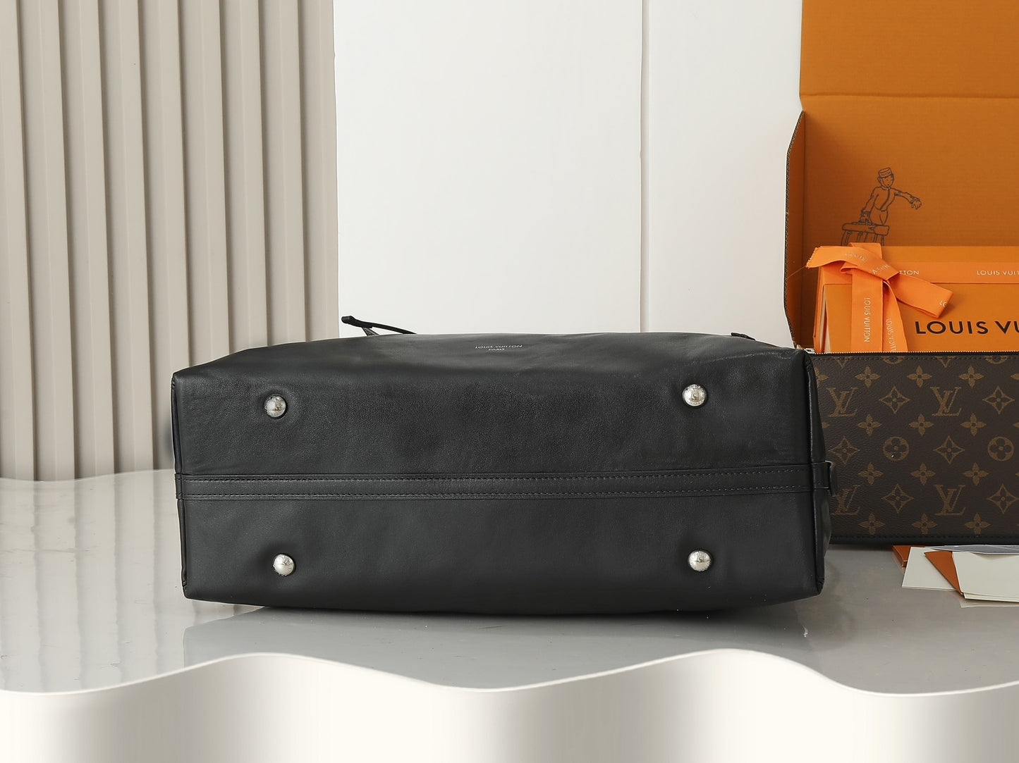 Everyday Shoulder Bag Vibe MM - Black