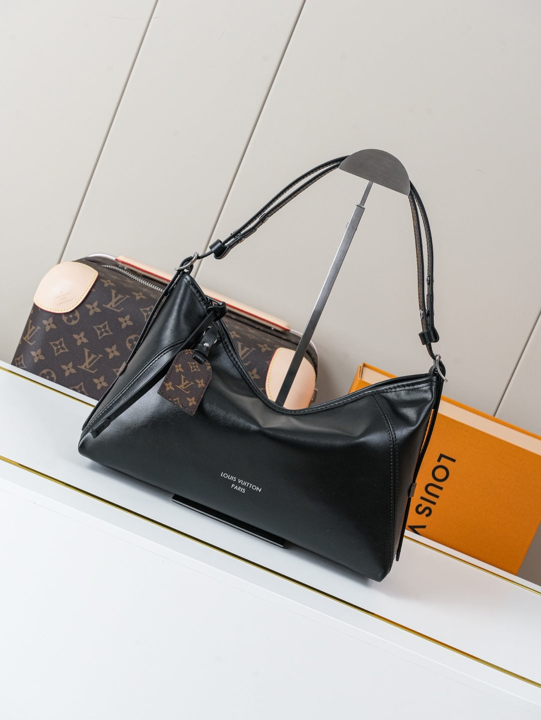 Everyday Shoulder Bag East West - Black