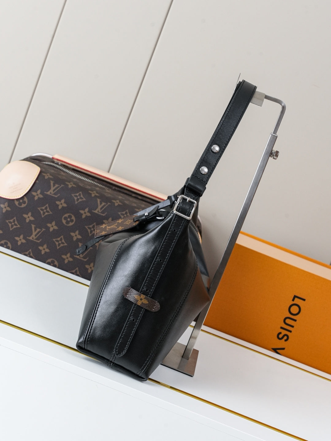Everyday Shoulder Bag East West - Black