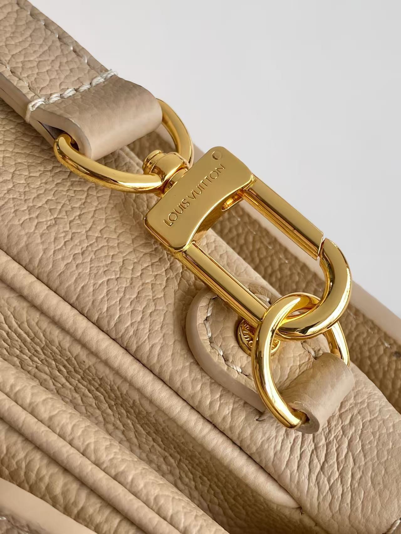 Compact Crossbody Satchel M29497