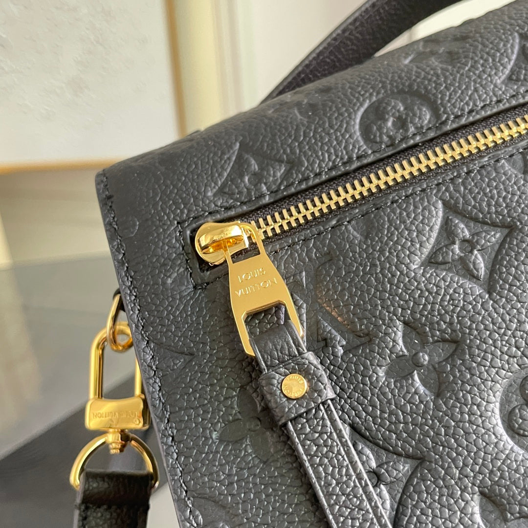 Compact Crossbody Satchel M41487