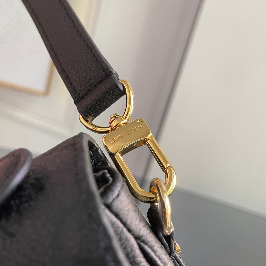 Compact Crossbody Satchel M41487