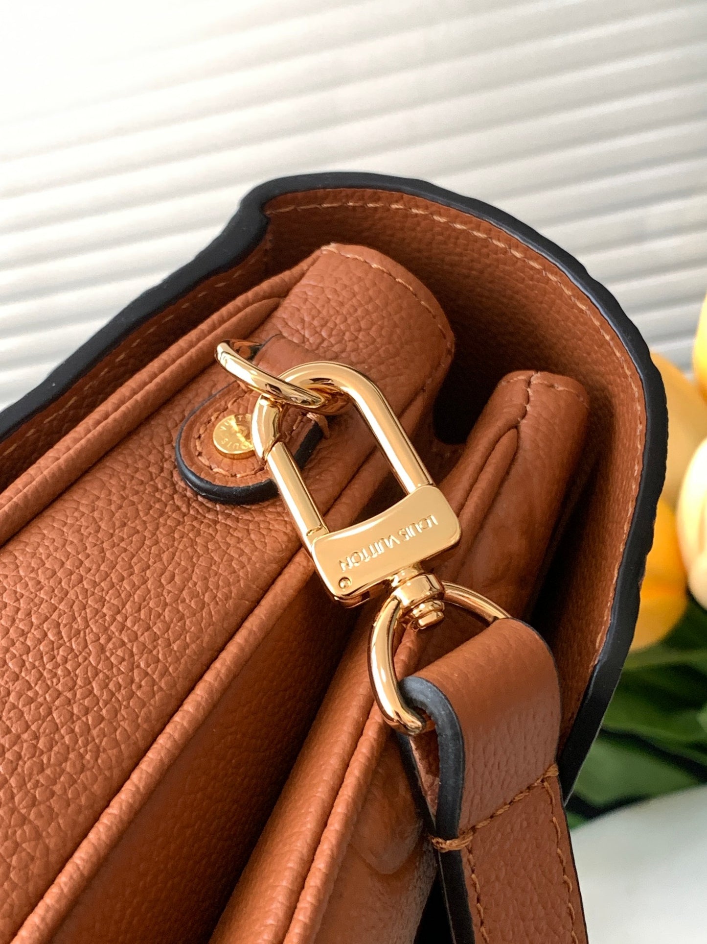Compact Crossbody Satchel M12711
