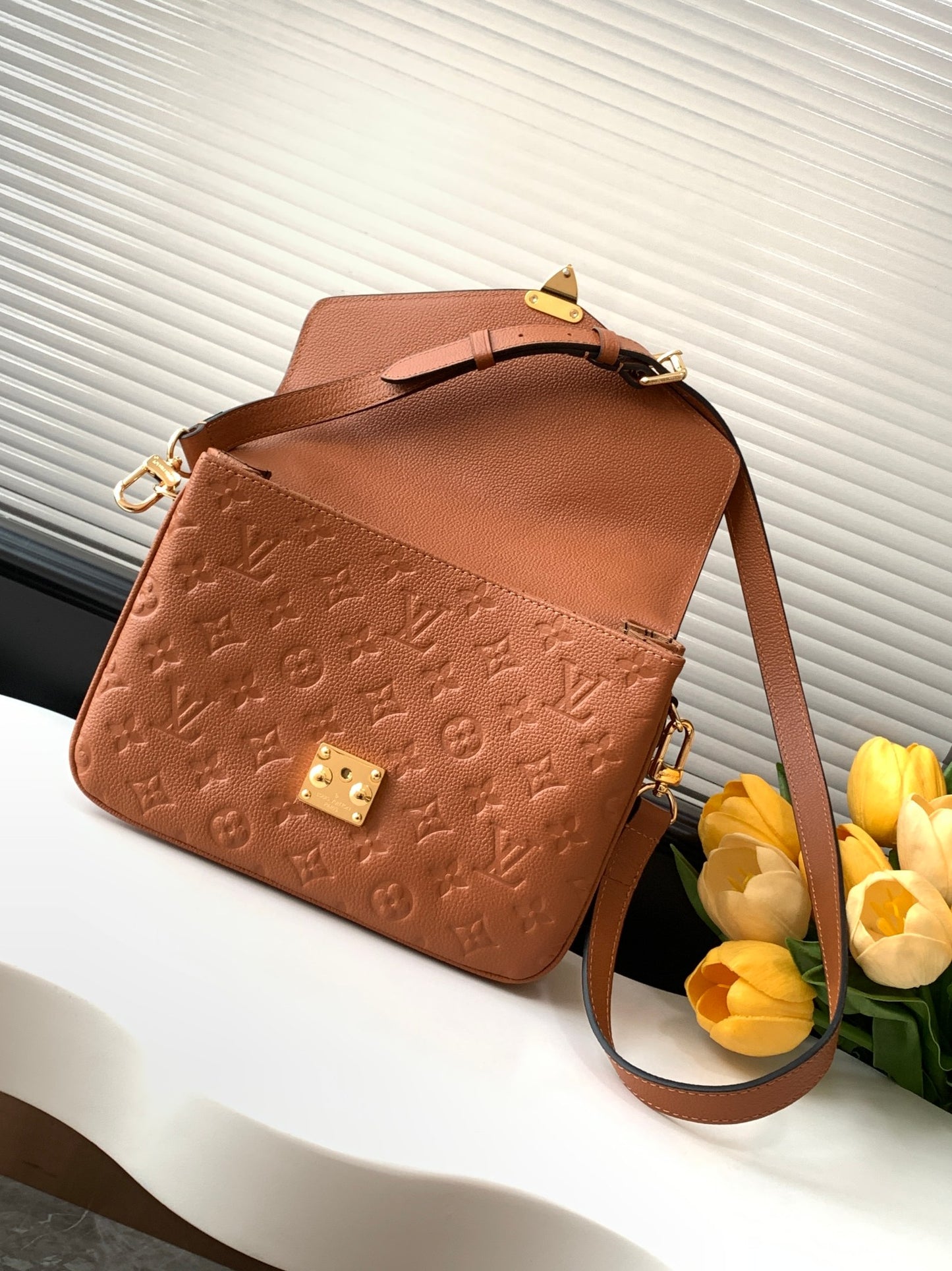 Compact Crossbody Satchel M12711