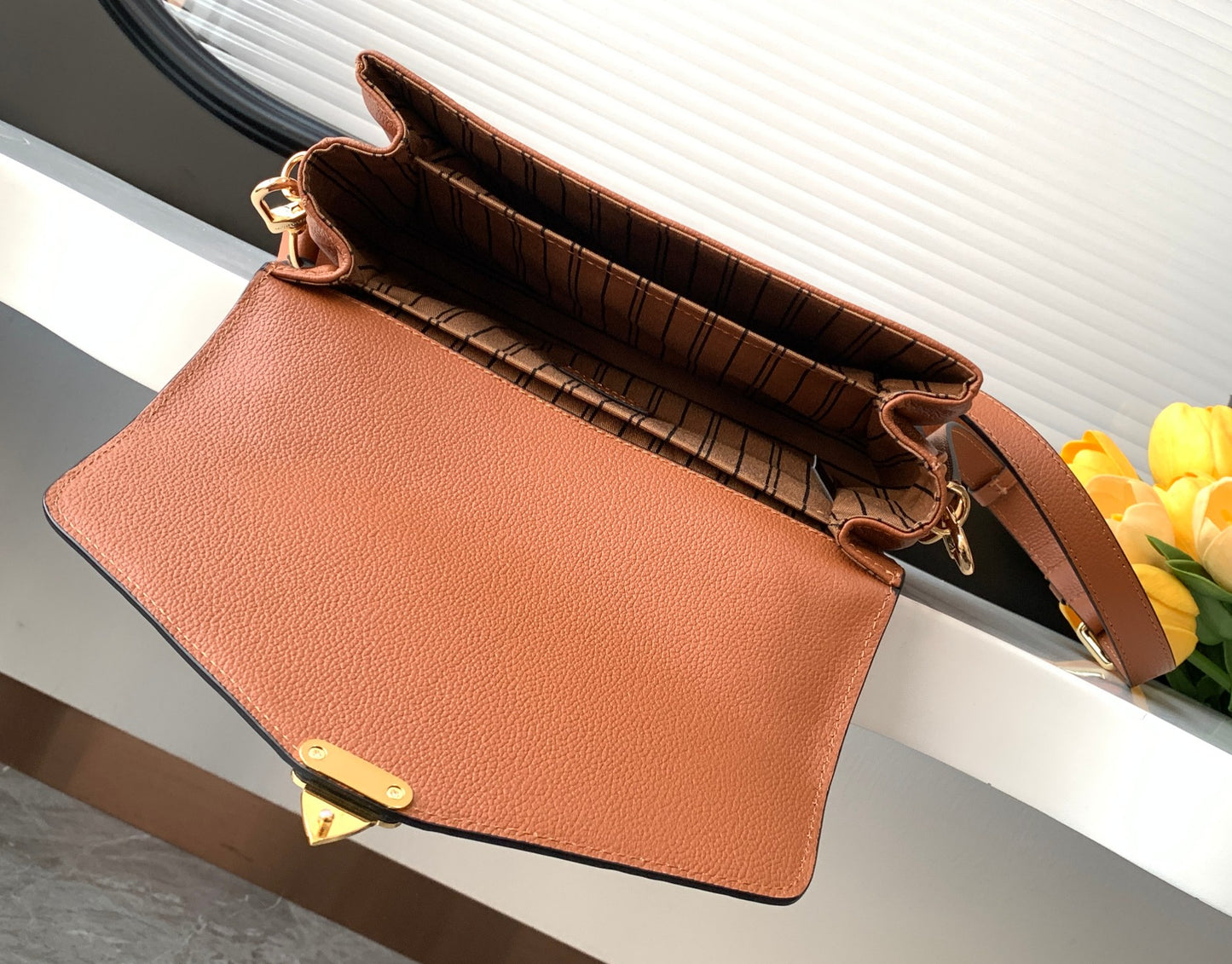 Compact Crossbody Satchel M12711