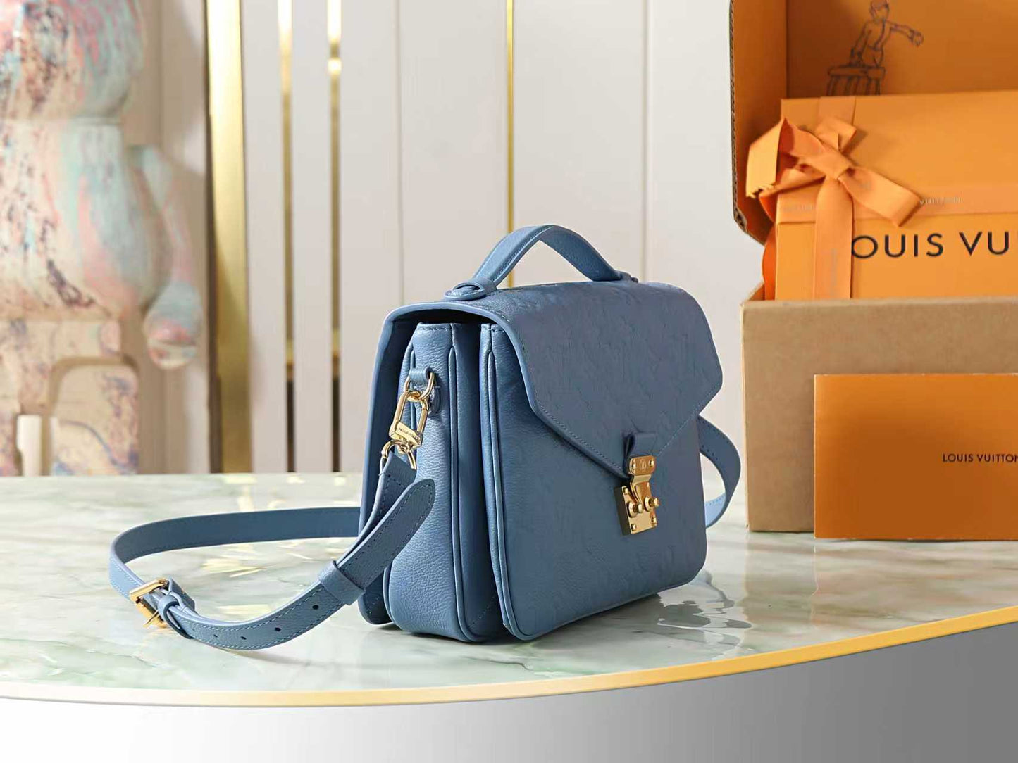 Compact Crossbody Satchel M27357