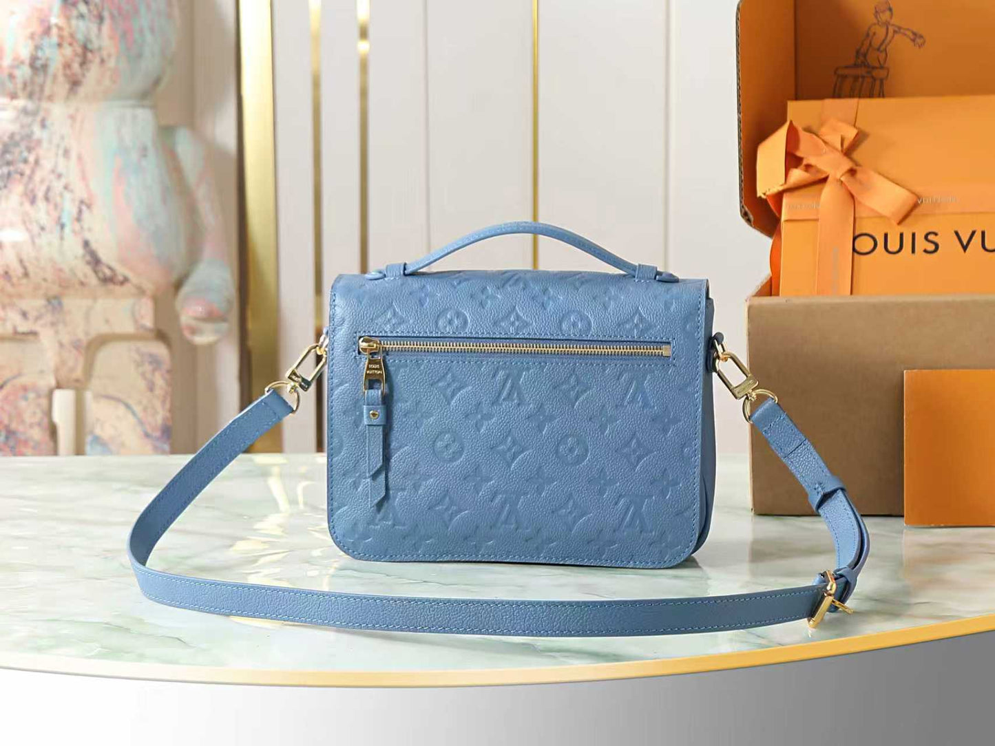 Compact Crossbody Satchel M27357