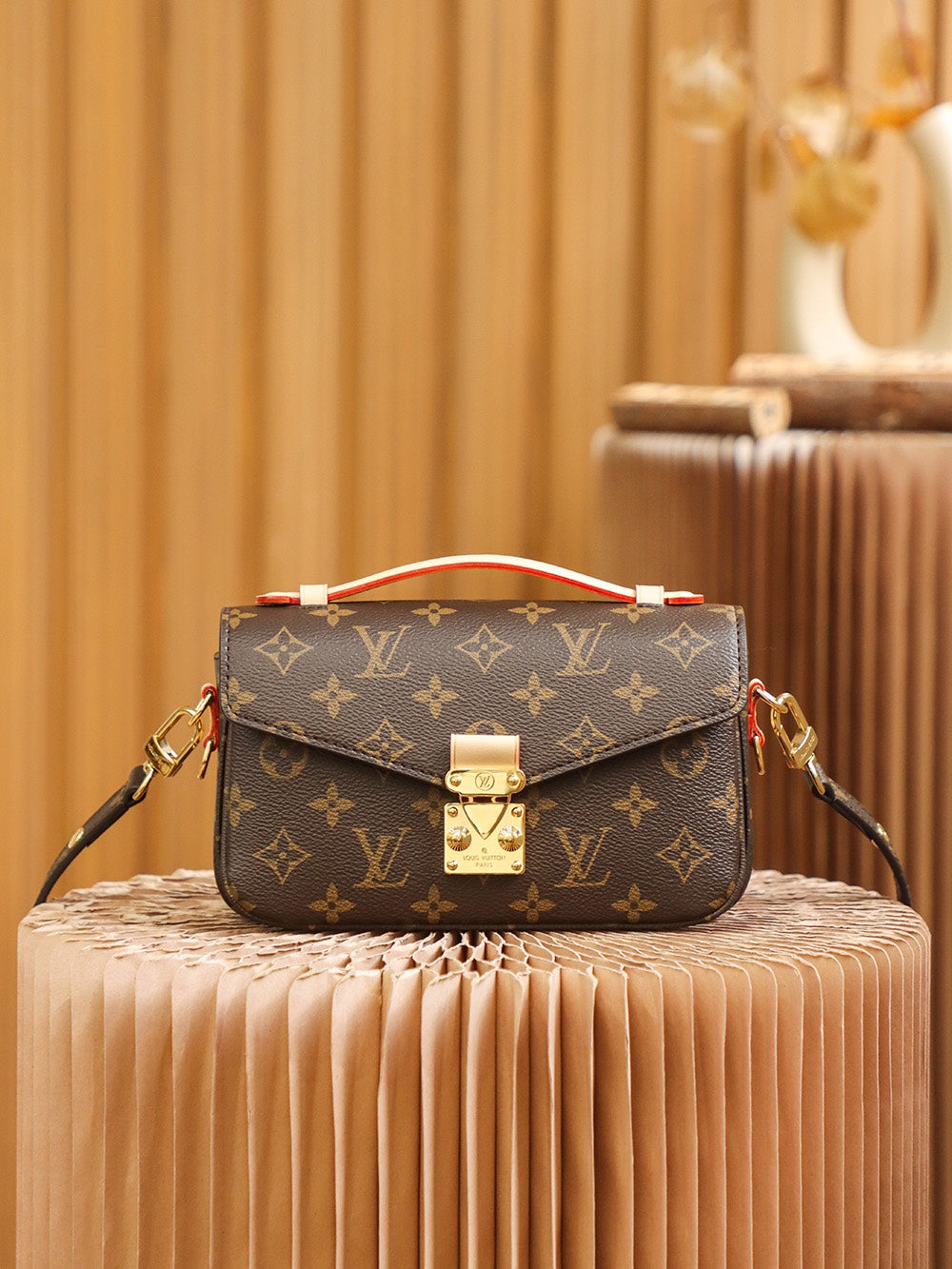 Compact Crossbody Satchel East West M46279
