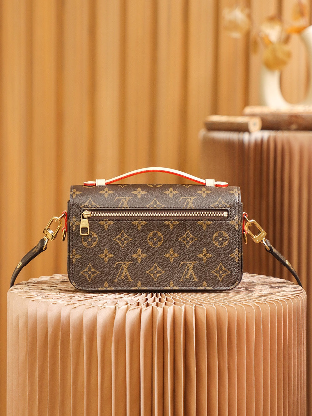 Compact Crossbody Satchel East West M46279