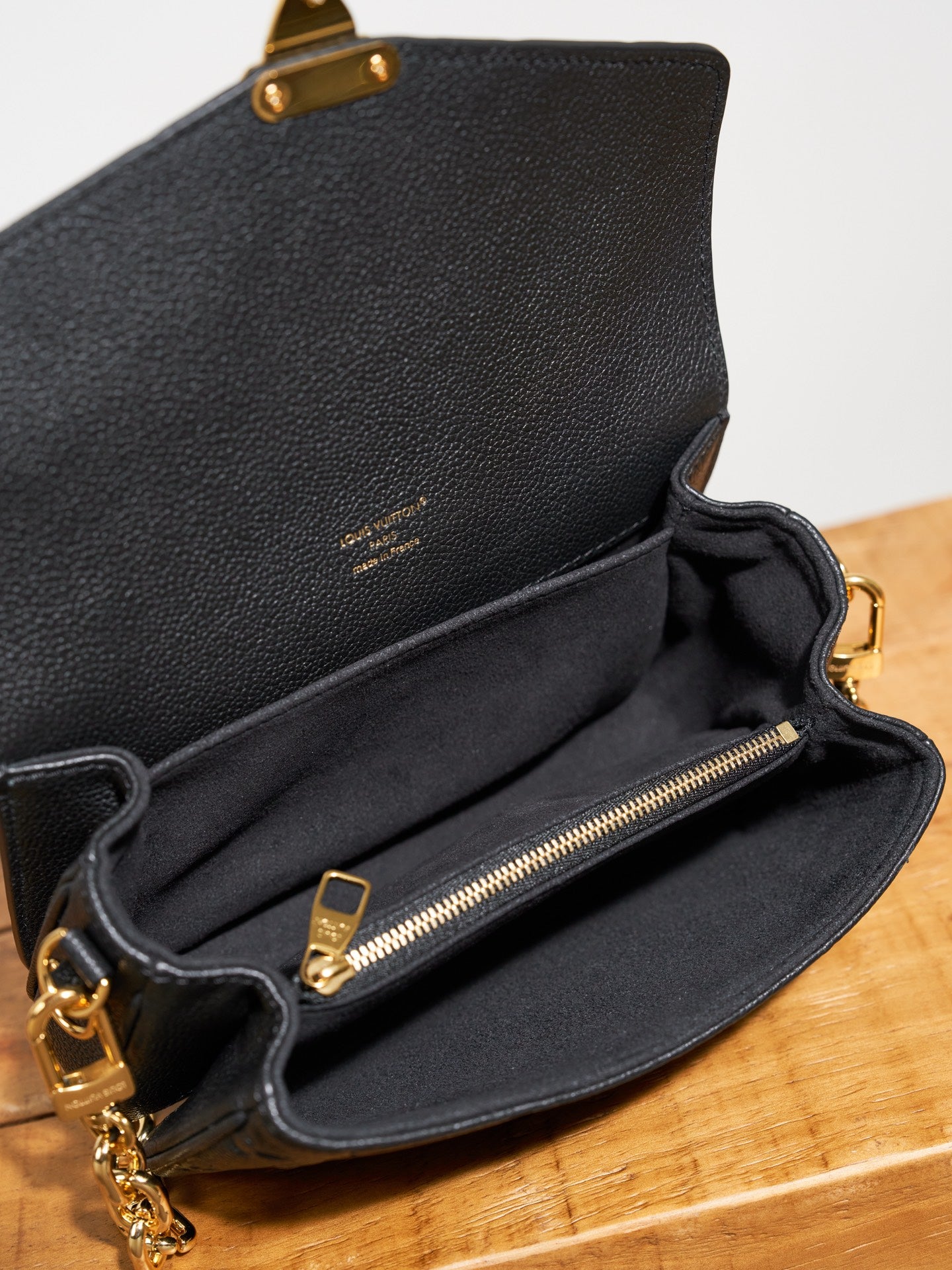 Compact Crossbody Satchel East West M46595