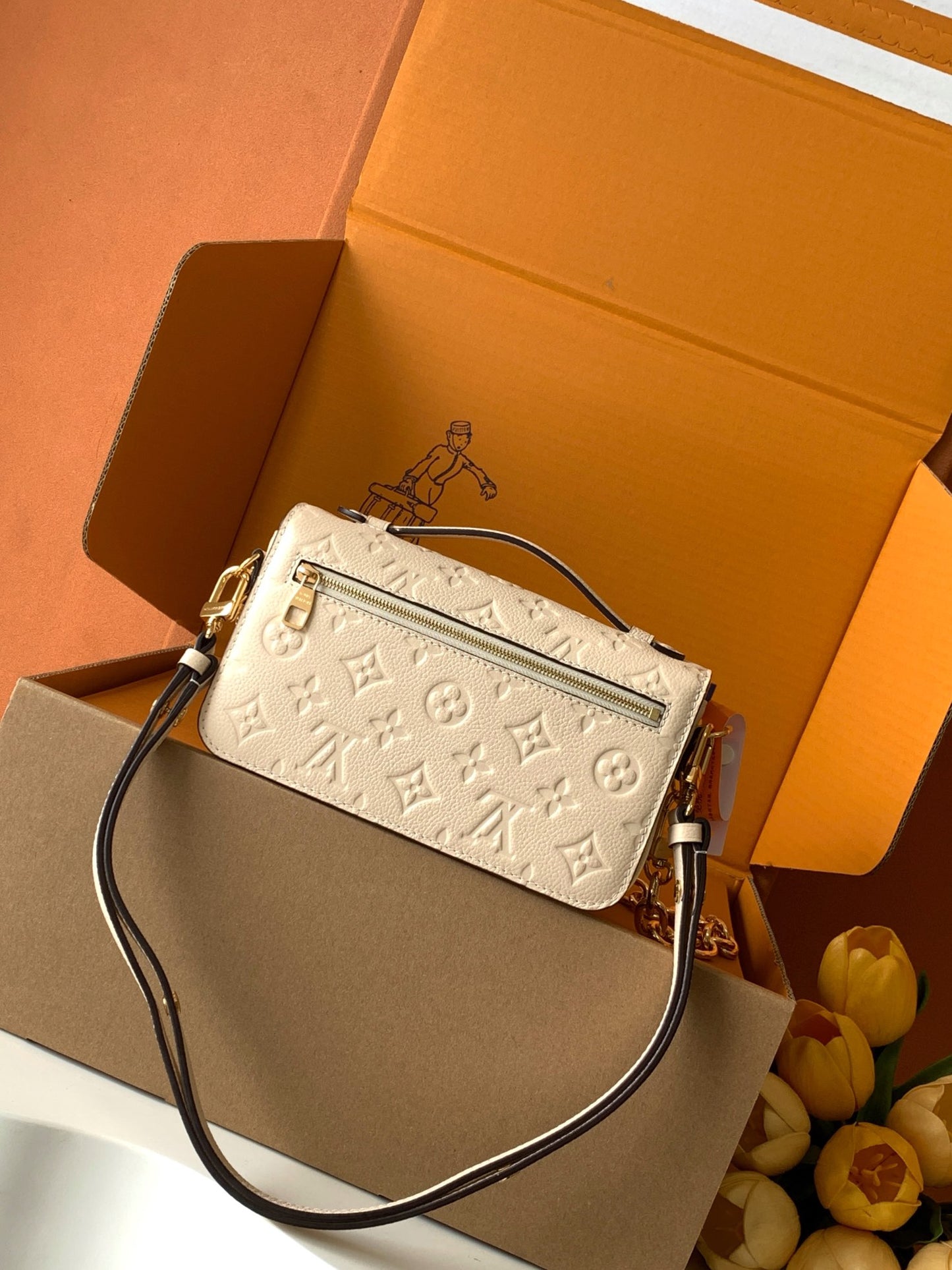Compact Crossbody Satchel East West M22942