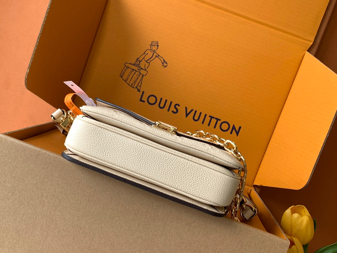 Compact Crossbody Satchel East West M22942