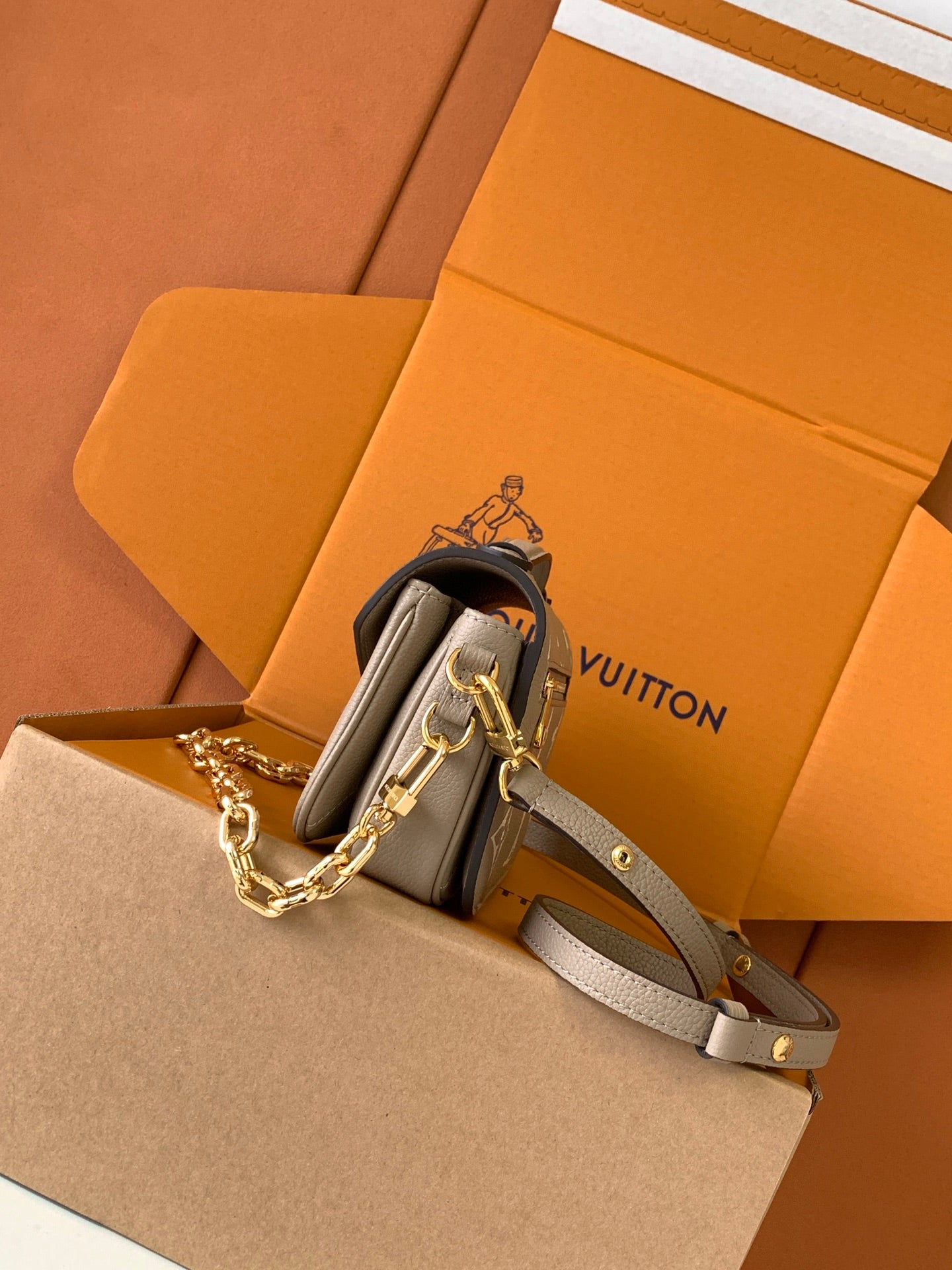Compact Crossbody Satchel East West M23081