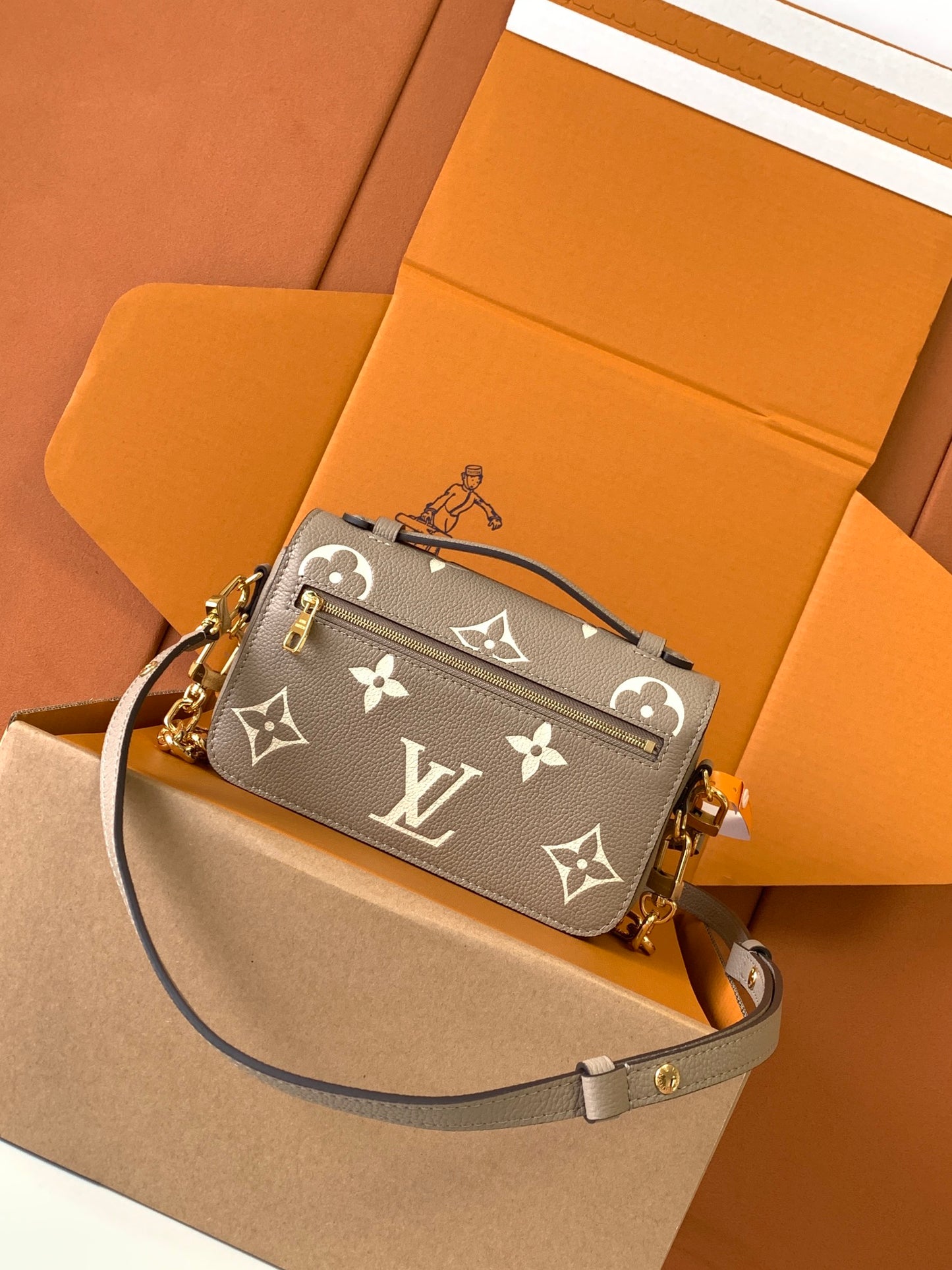 Compact Crossbody Satchel East West M23081