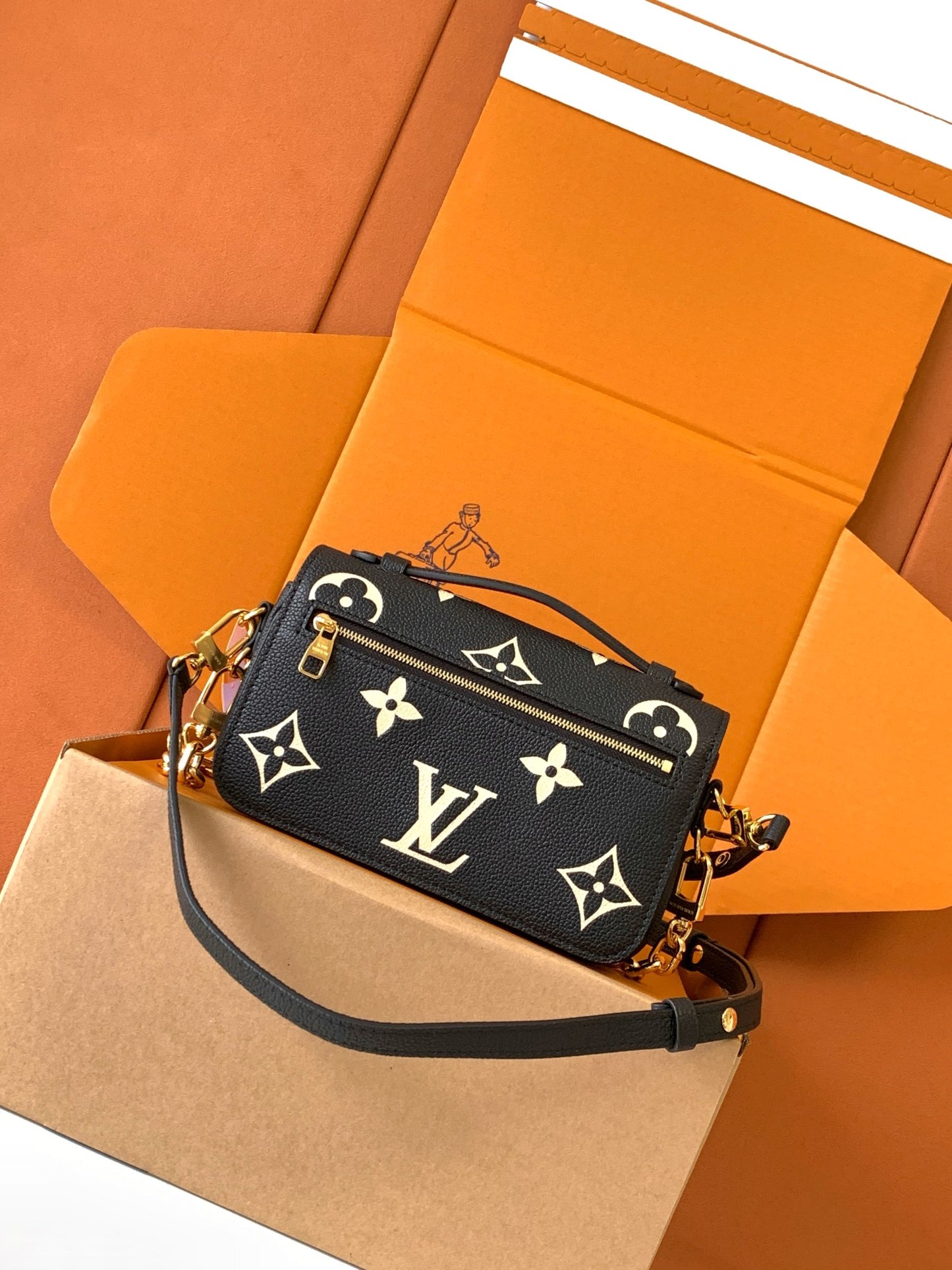 Compact Crossbody Satchel East West M46596