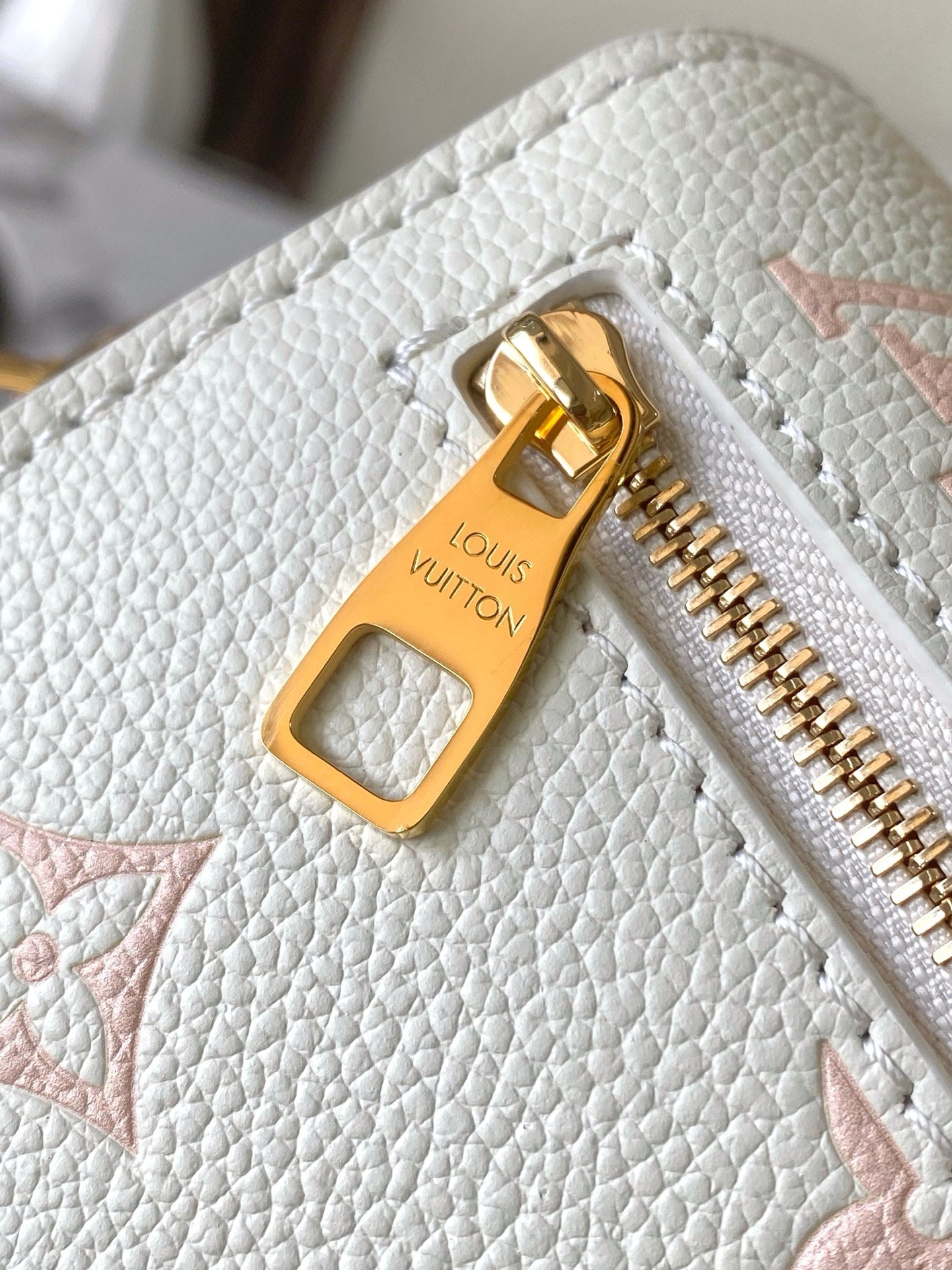Compact Crossbody Satchel East West M27575