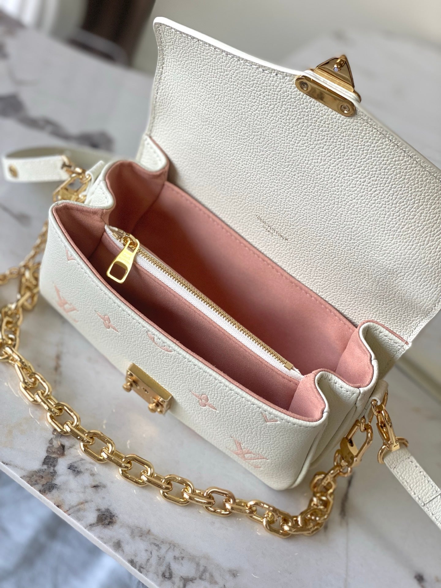 Compact Crossbody Satchel East West M27575