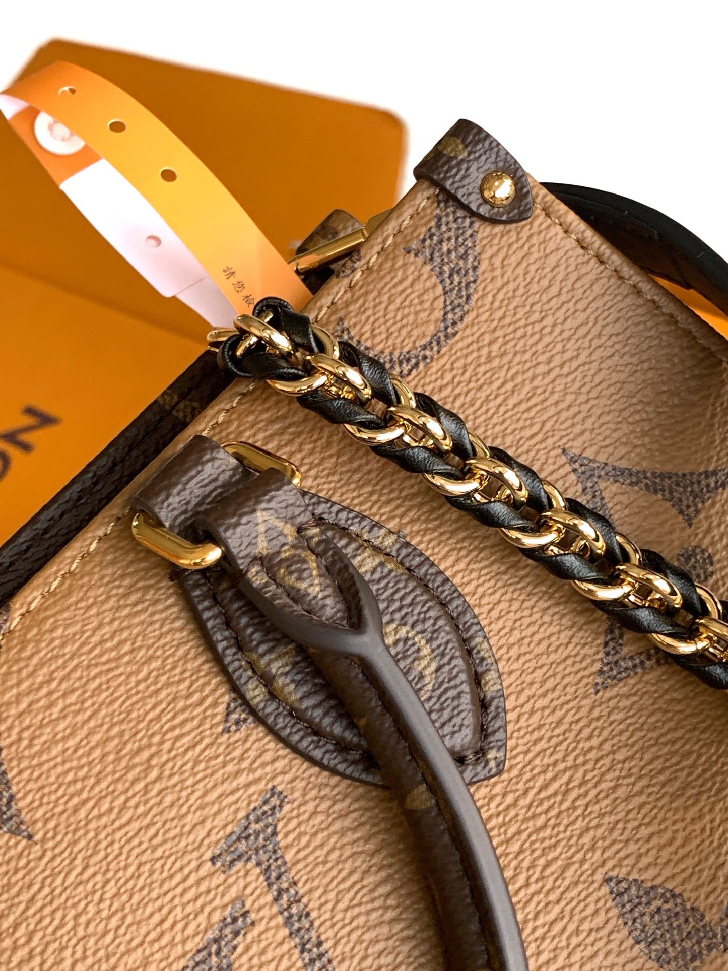 Structured Tote Bag East West Chain M14236