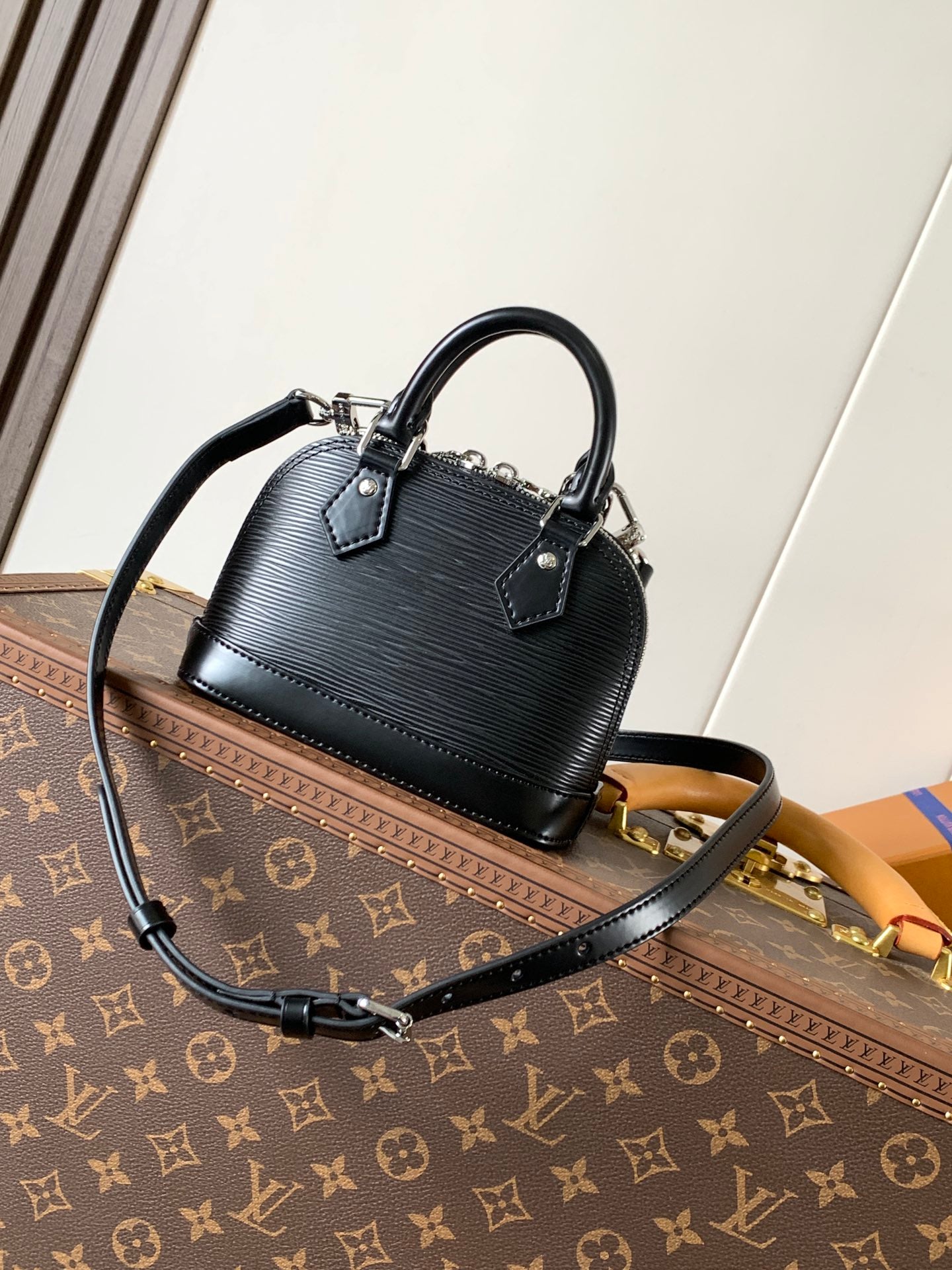 Dome Bag Nano M81945